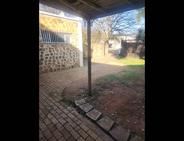 1 bed property to rent in PARKRAND